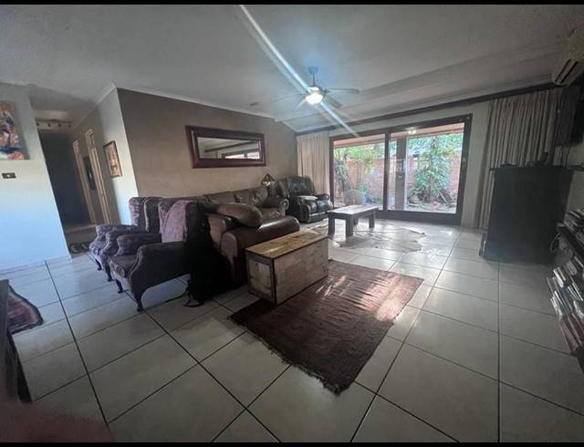 3 BEDROOM HOUSE FOR SALE IN MEER EN SEE